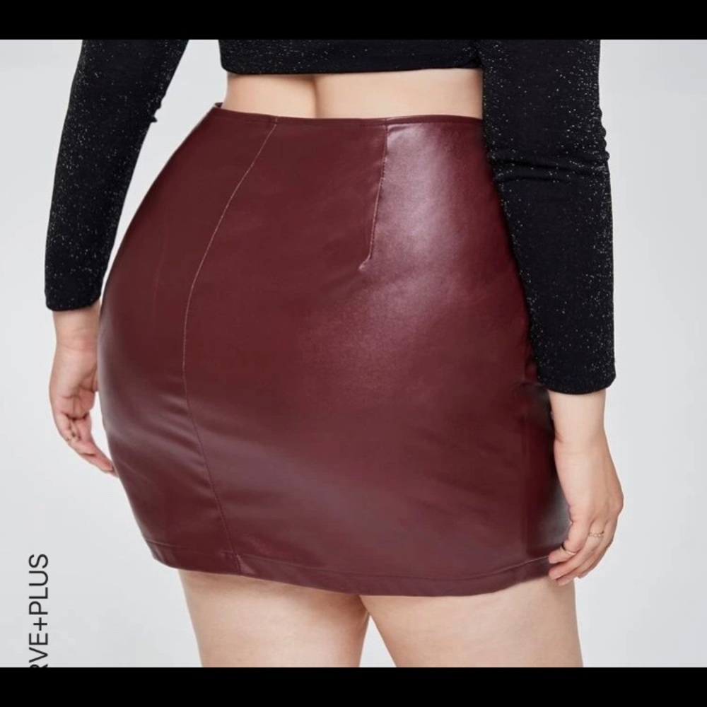 SOLD—Brown Double zipper faux leather skirt